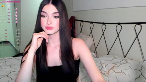 Snapshot of leila_4ever chatting on 01/10/25, 08:04 Leila online show from 01/10/25, 08:04