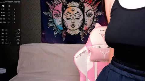 Snapshot of leila_4ever chatting on 09/16/25, 02:29 Leila online show from 09/16/25, 02:29