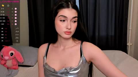 Snapshot of leila_4ever chatting on 04/25/26, 12:52 Leila online show from 04/25/26, 12:52