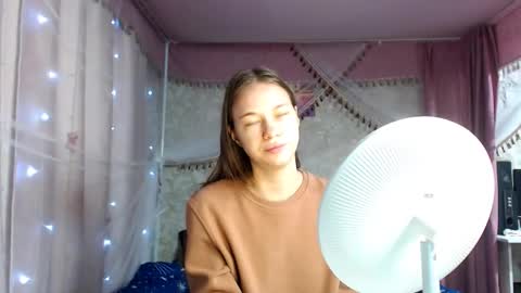 Snapshot of leila_bambi_ chatting on 11/12/25, 02:45 leila_bambi_ online show from 11/12/25, 02:45