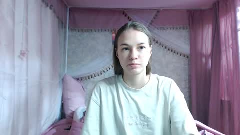 Snapshot of leila_bambi_ chatting on 11/27/25, 06:21 leila_bambi_ online show from 11/27/25, 06:21