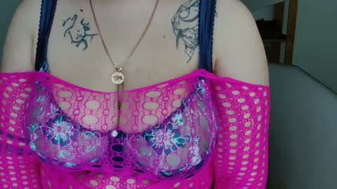 Snapshot of leila_beayte_ chatting on 01/21/25, 04:16 Leila online show from 01/21/25, 04:16