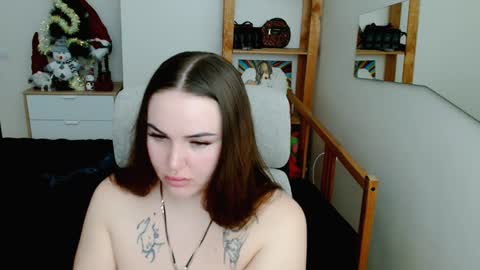 Snapshot of leila_beayte_ chatting on 01/22/25, 11:01 Leila online show from 01/22/25, 11:01