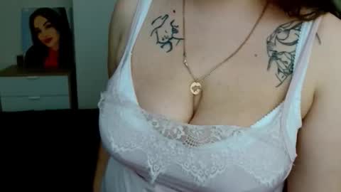 Snapshot of leila_beayte_ chatting on 10/20/25, 04:29 Leila online show from 10/20/25, 04:29