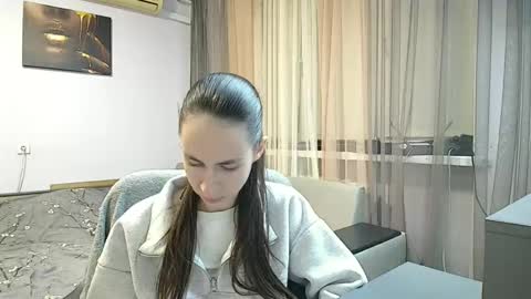 Snapshot of leila_monaco chatting on 10/26/25, 06:36 Leila online show from 10/26/25, 06:36