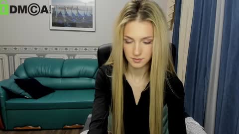 Snapshot of leila_morriss chatting on 12/14/24, 08:29 Leila Morriss online show from 12/14/24, 08:29