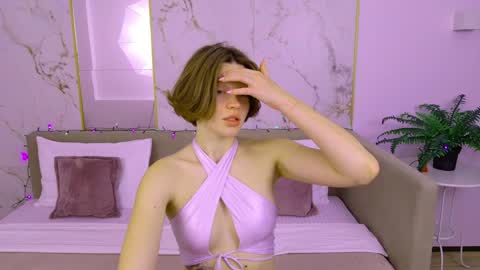 Snapshot of leilalawson chatting on 12/16/24, 07:04 LeilaLawson online show from 12/16/24, 07:04