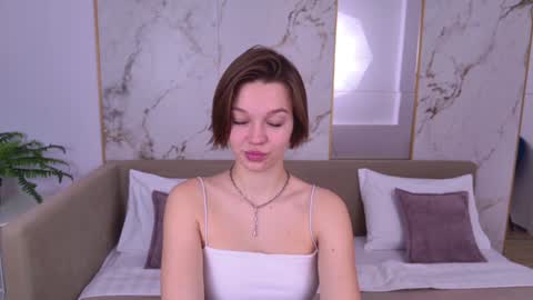 Snapshot of leilalawson chatting on 01/11/25, 08:00 LeilaLawson online show from 01/11/25, 08:00