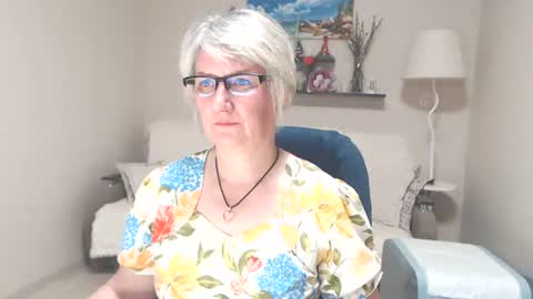 Snapshot of leilamays chatting on 06/20/26, 03:59 Leila Kinky online show from 06/20/26, 03:59