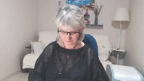 Snapshot of leilamays chatting on 07/15/26, 09:58 Leila Kinky online show from 07/15/26, 09:58