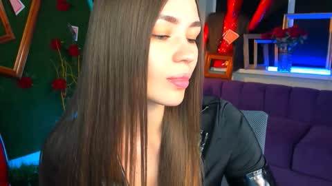 Snapshot of leilarai chatting on 11/27/25, 01:57 Leila Rai online show from 11/27/25, 01:57