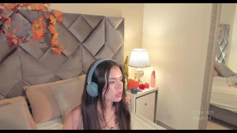 Snapshot of leizathompson chatting on 10/27/25, 08:02 Leizathompson online show from 10/27/25, 08:02