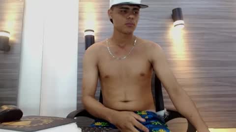 Snapshot of lelehott01 chatting on 06/15/26, 02:47 lelehott01 online show from 06/15/26, 02:47