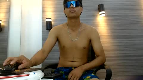 Snapshot of lelehott01 chatting on 06/19/26, 02:27 lelehott01 online show from 06/19/26, 02:27