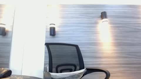 Snapshot of lelehott01 chatting on 06/20/26, 02:25 lelehott01 online show from 06/20/26, 02:25
