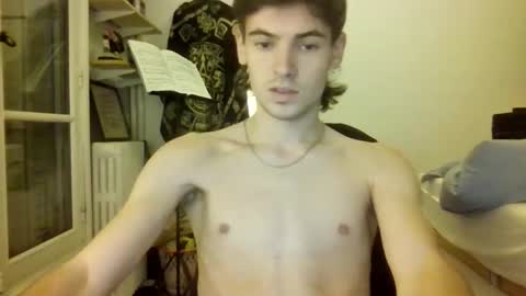 Snapshot of lelele44 chatting on 11/08/25, 04:40 lelele44 online show from 11/08/25, 04:40