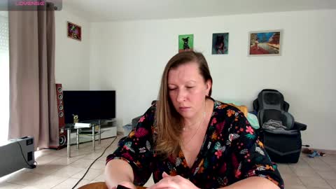 Snapshot of lelena1319 chatting on 01/20/25, 10:40 YOUR ELENA online show from 01/20/25, 10:40
