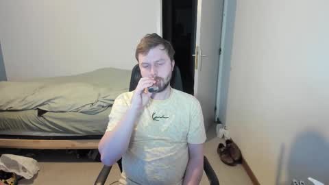 lelekoko online show from 12/15/25, 07:40