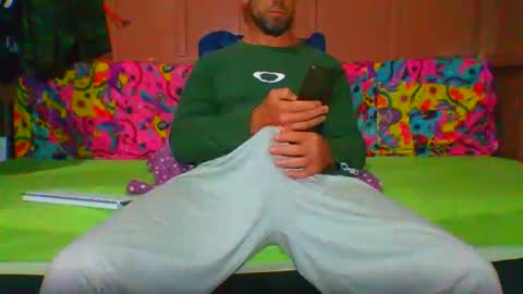 Snapshot of lemao77 chatting on 10/20/25, 09:04 SEX MASTER online show from 10/20/25, 09:04