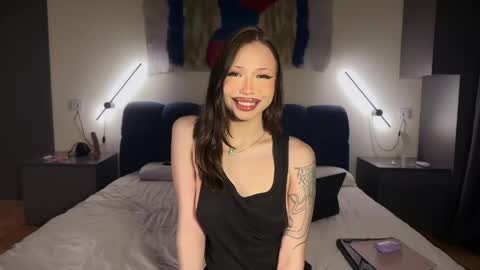 2 shy lemons 1 peach online show from 03/01/26, 10:23