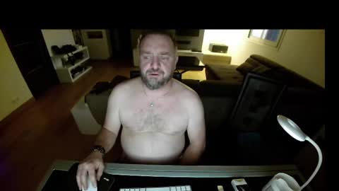 Snapshot of lemouth006 chatting on 12/22/24, 06:49 Ange online show from 12/22/24, 06:49