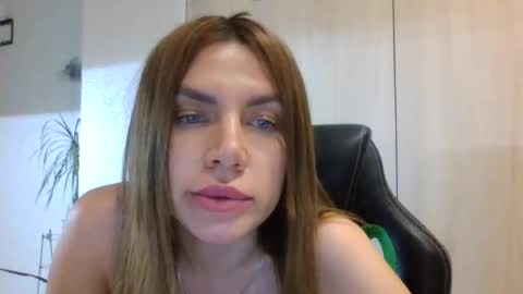 lena6122000 online show from 06/17/26, 10:21
