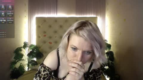 Snapshot of lena_paulles chatting on 01/05/25, 09:59 Lena online show from 01/05/25, 09:59