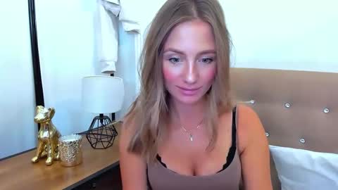 Snapshot of lena_sexi chatting on 09/23/25, 08:34 lena_sexi online show from 09/23/25, 08:34