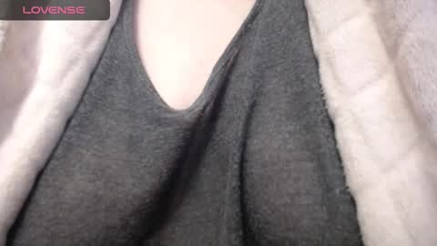 Snapshot of lenagolden chatting on 01/20/25, 11:02 lenagolden online show from 01/20/25, 11:02