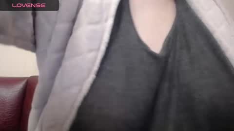 Snapshot of lenagolden chatting on 01/29/25, 02:53 lenagolden online show from 01/29/25, 02:53