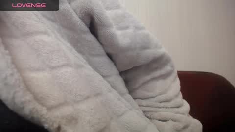 Snapshot of lenagolden chatting on 01/31/25, 02:58 lenagolden online show from 01/31/25, 02:58