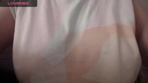 Snapshot of lenagolden chatting on 02/14/25, 10:49 lenagolden online show from 02/14/25, 10:49