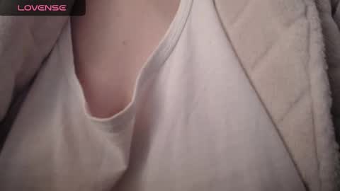 Snapshot of lenagolden chatting on 02/21/25, 11:01 lenagolden online show from 02/21/25, 11:01