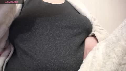 lenagolden online show from 03/25/26, 09:43