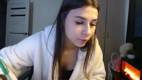 Snapshot of lenagordon chatting on 11/21/25, 10:47 lenagordon online show from 11/21/25, 10:47