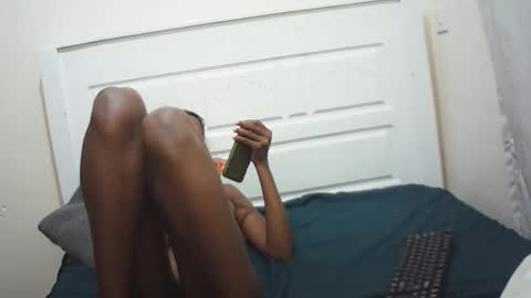 lenah6 online show from 11/30/25, 11:20