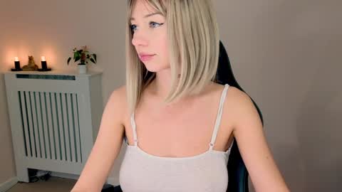 Lena online show from 12/04/25, 10:35