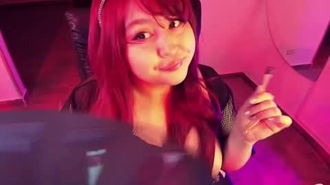 Lenna Kang online show from 11/07/25, 04:23