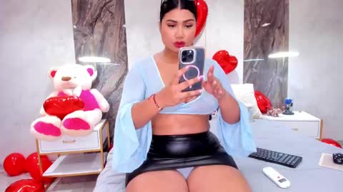 Lenathompson online show from 02/21/25, 04:40