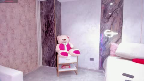 Lenathompson online show from 02/26/26, 04:22