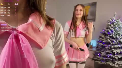 Snapshot of lenexo chatting on 12/21/25, 06:59 Earlene online show from 12/21/25, 06:59