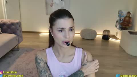 Snapshot of lenna_godess chatting on 04/18/26, 05:44 Lenna Goddess online show from 04/18/26, 05:44