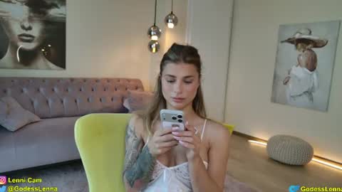 Snapshot of lenna_godess chatting on 06/28/26, 04:51 Lenna Goddess online show from 06/28/26, 04:51