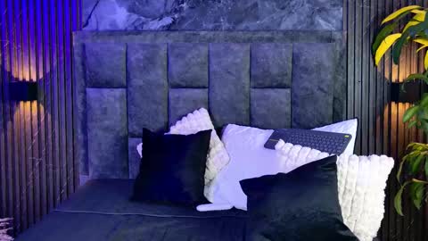 lenna_s online show from 10/13/25, 09:48