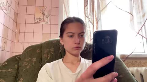 Hellomy name is Natalyits my first day here nice to meet you Give me 50 thumbs ups online show from 04/25/26, 01:41