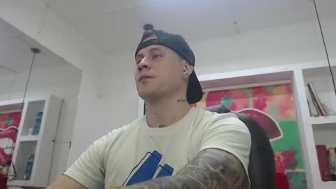 Yesid online show from 02/18/25, 02:06