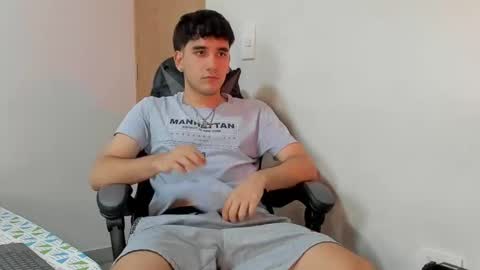 Snapshot of leo_jones389 chatting on 12/11/24, 10:16 Leo Jones online show from 12/11/24, 10:16