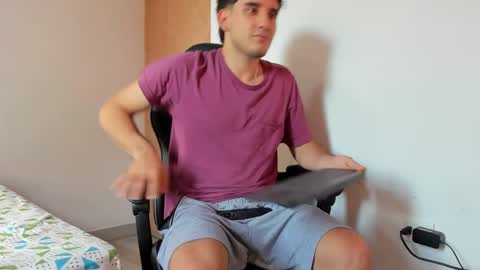 Snapshot of leo_jones389 chatting on 01/21/25, 09:46 Leo Jones online show from 01/21/25, 09:46