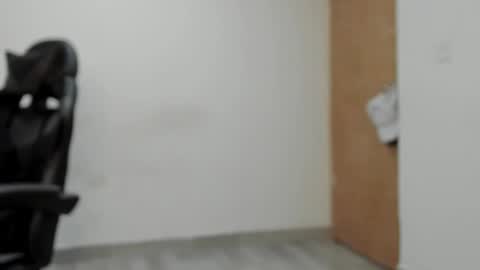 Snapshot of leo_jones389 chatting on 02/16/25, 05:26 Leo Jones online show from 02/16/25, 05:26