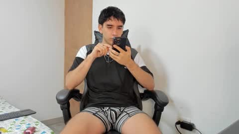 Snapshot of leo_jones389 chatting on 03/12/25, 12:04 Leo Jones online show from 03/12/25, 12:04